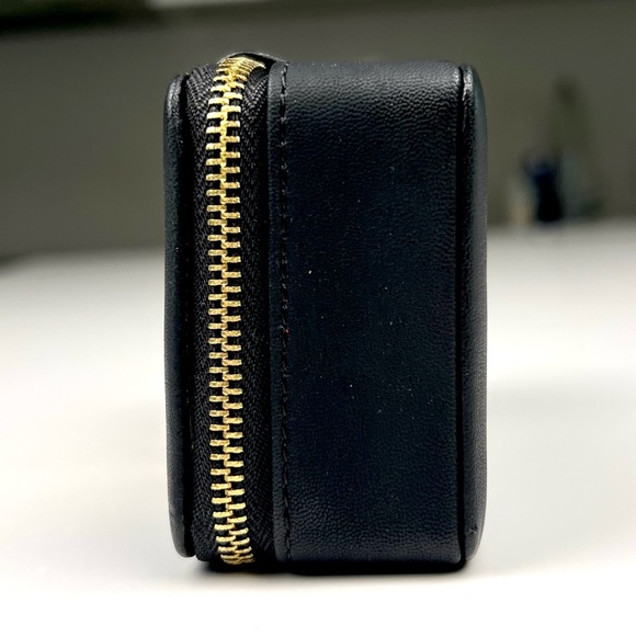 Dior Black and Gold Cosmetic Bag - Picture 4 of 7